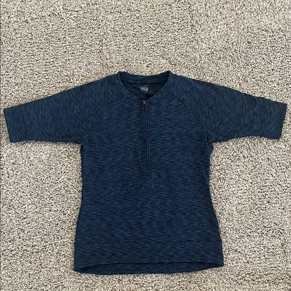 Zoic women’s cycling top medium
